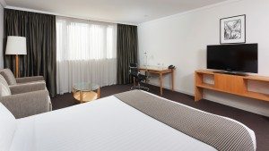 Queen Bed Standard Crowne Plaza Perth